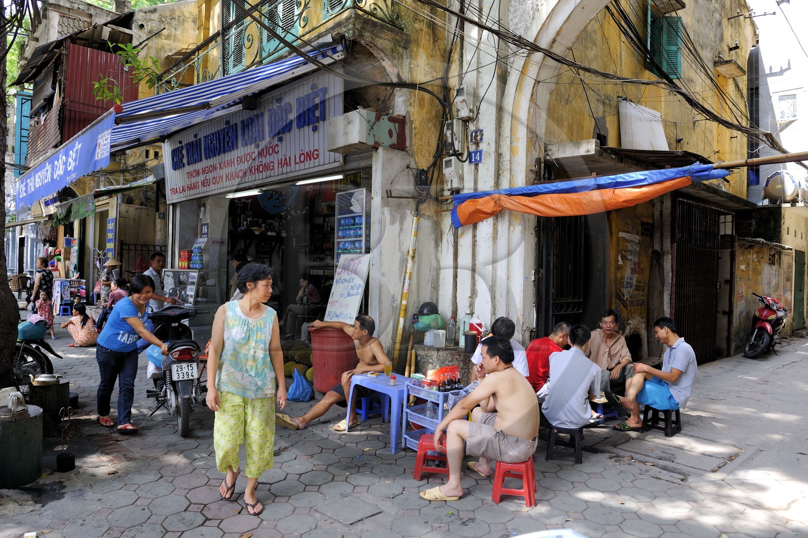 Vietnam, Hanoï, petit café de rue
