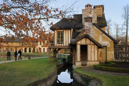 France, Yvelines (78), château de Versailles, classé Patrimoine Mondial de l'UNESCO, le domaine de Marie-Antoinette, le Hameau de la Reine, le moulin