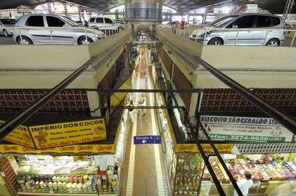 Brazil, Minas Gerais state, Belo Horizonte, covered market topped with a parking lot