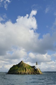 France, Finistère (29), baie de Morlaix, Carantec,  maison-phare de l'Ile Louet (aussi une maison d'hôtes en saison estivale)