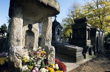 France, Paris 20ème (75), cimetière du Père Lachaise, tombe du père du spiritisme français Allan Kardec