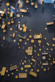 France, Paris (75), le musée de la Monnaie de Paris, le Trésor de Huê (Vietnam ancien empire d'Annam) en or et en argent récupéré en 1885