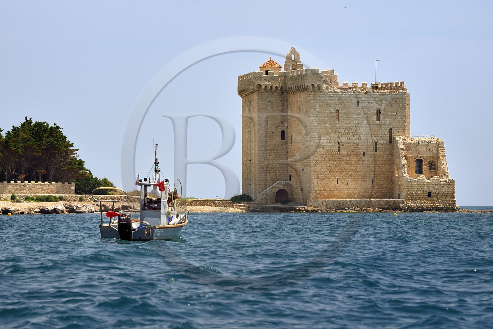 France, Alpes-Maritimes (06), Cannes, Iles de Lérins, Ile de Saint-Honorat, Abbaye de Lérins, ancien monastère fortifié élevé en 1073