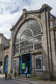 France, Ille-et-Vilaine (35), Côte d'Emeraude, Saint-Malo intra-muros, le marché couvert de la Halle au Blé