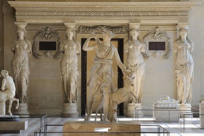 France, Paris (75), musée du Louvre, la salle des Caryatides dans le département des antiquités grecques et romaines, Diane de Versailles