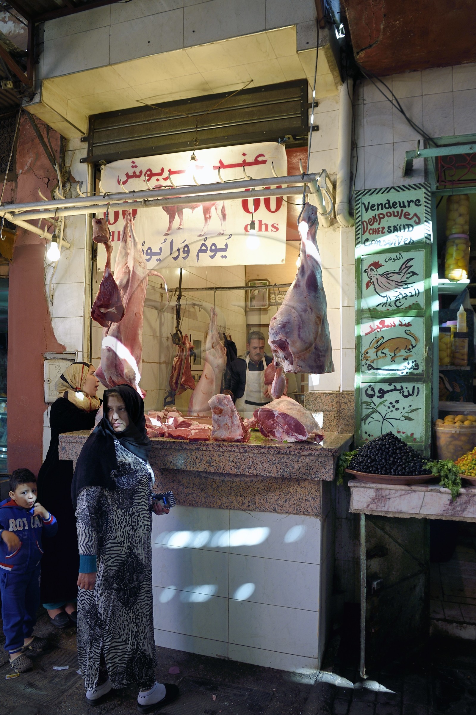 Maroc, Haut-Atlas, Marrakech, ville impériale, Médina classée Patrimoine Mondial de l'UNESCO, étal de boucher dans le souk