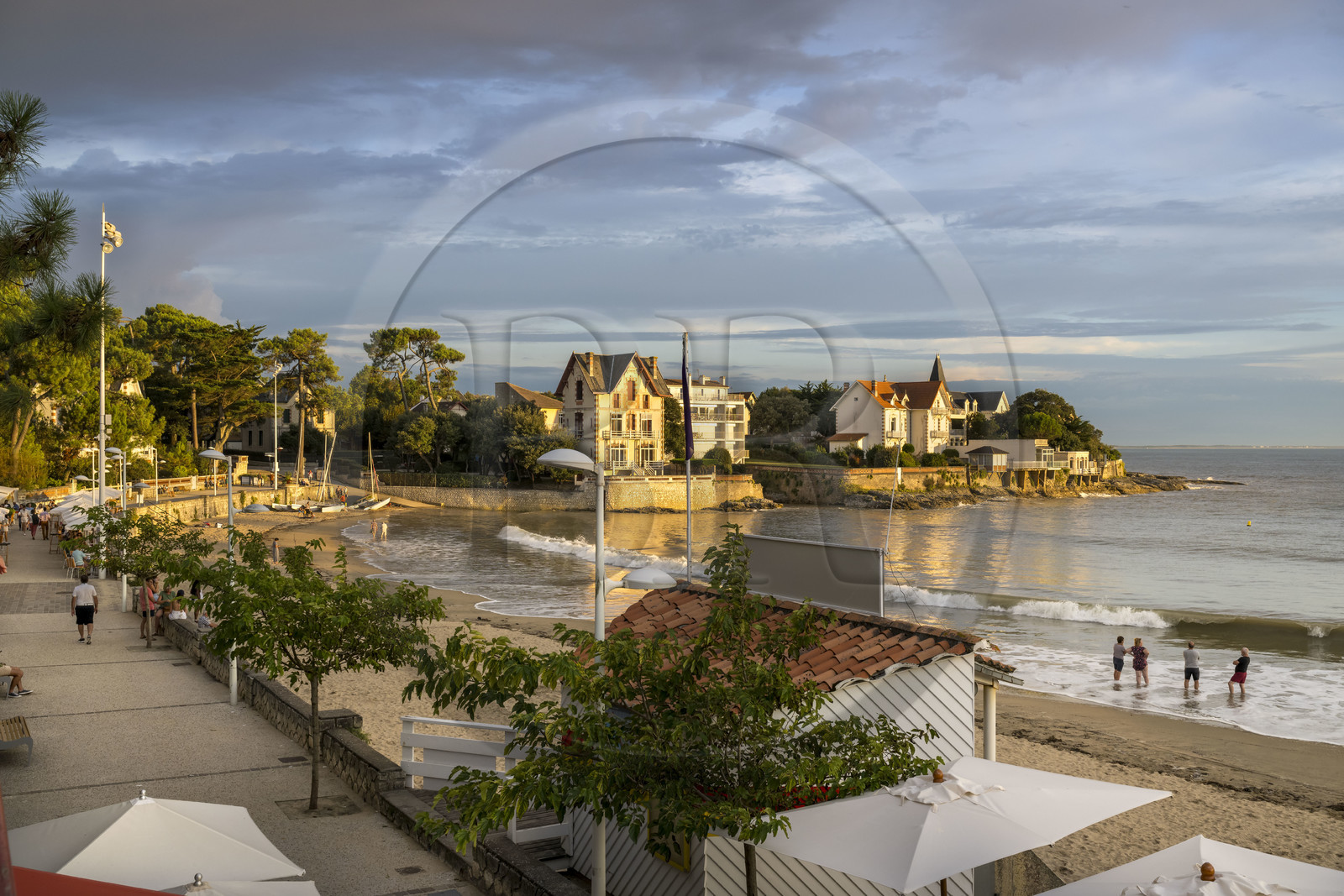 France, Charente-Maritime (17), région de Royan, Saint-Palais-sur-Mer, la plage du Bureau dans la conche de Saint-Palais