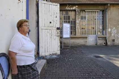 France, Rhône (69), Lyon, Mémorial Prison de Montluc, Andrée Gaillard fut incarcérée dans l'aile des famille (en arrière plan) à l'age de 8 ans avec sa mère Résistante pendant un mois avant d'être libérée