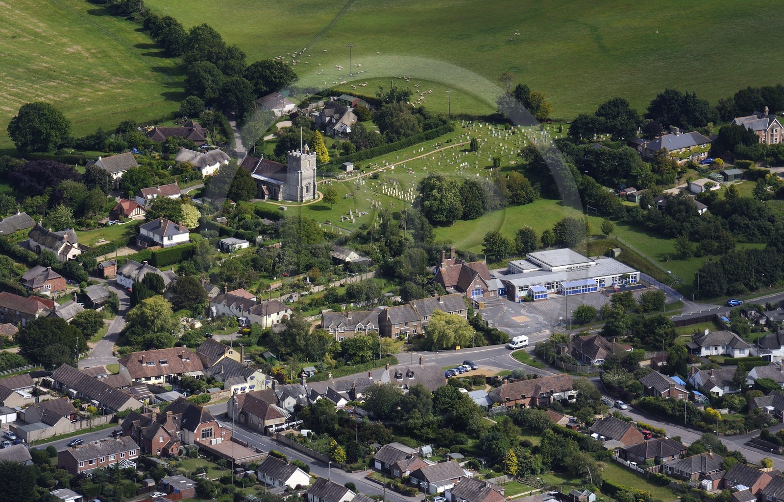 Royaume-Uni, Angleterre, Dorset, le village de Wool (vue aérienne)
