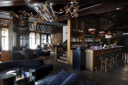 Turquie, Istanbul, quartier de Beşiktaş, restaurant de l'hôtel W dans le lotissement historique de maisons en terrasse d’Akaretler