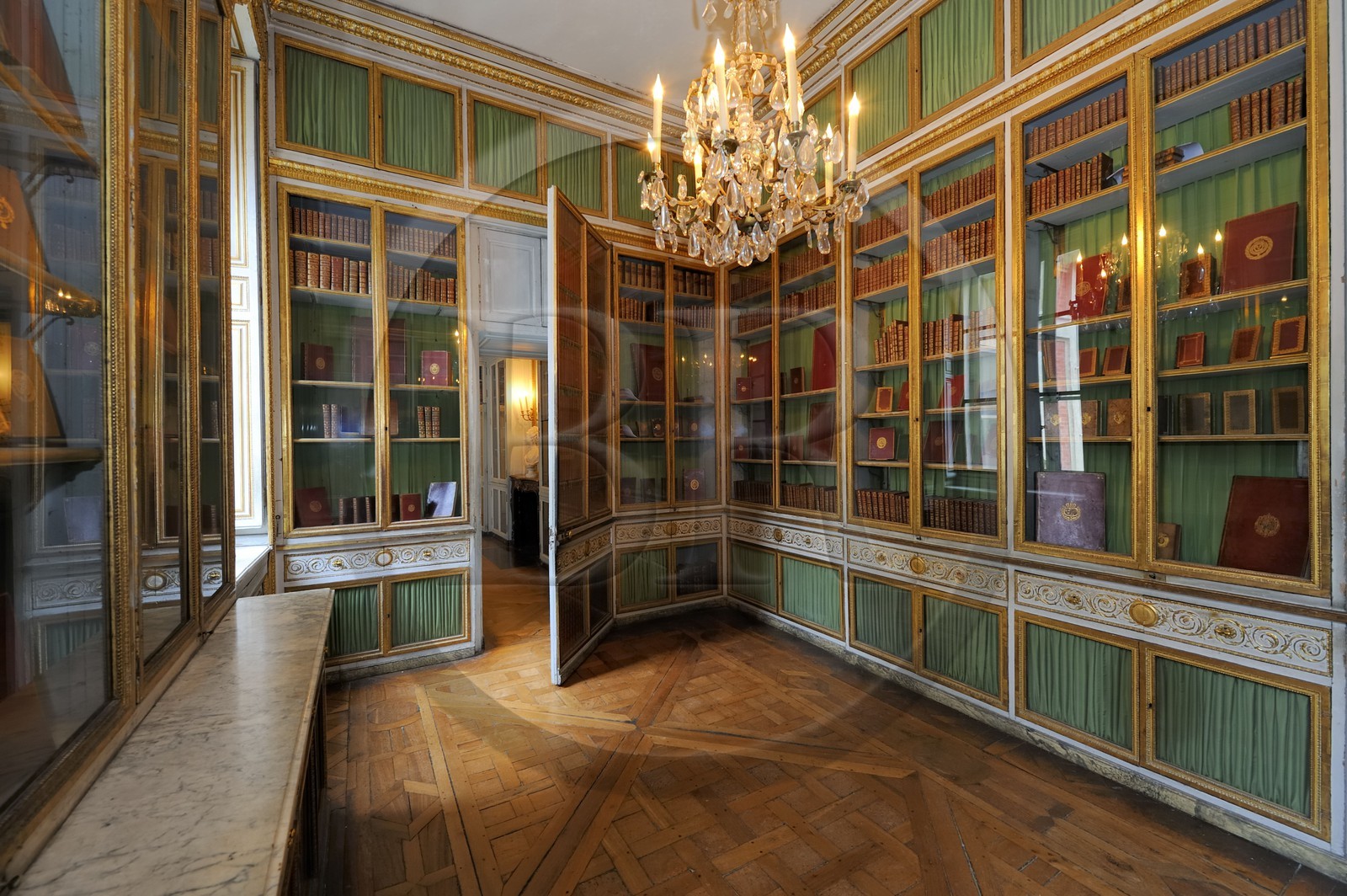 France, Yvelines, Chateau de Versailles, listed as World Heritage by UNESCO, the Queen's inner chambers, Marie Antoinette's bookcase