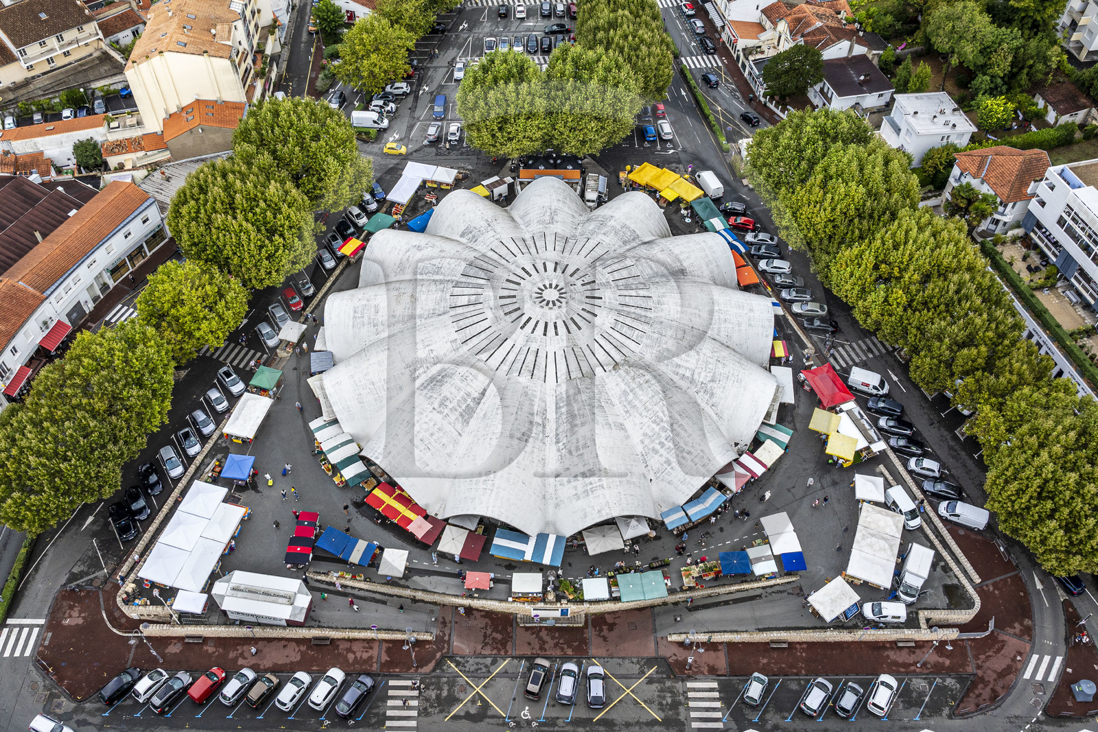 France, Charente-Maritime, Royan, central market (1955) by architects Louis Simon and André Morisseau shaped like the conch of a large white shell (aerial view)