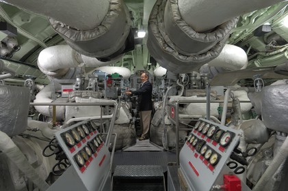 France, Manche (50), Cherbourg, Cité de la Mer, ancien sous-marin nucléaire Le Redoutable en service entre 1967 et 1991, l'ancien sous-marinier Jean-Paul Vidal