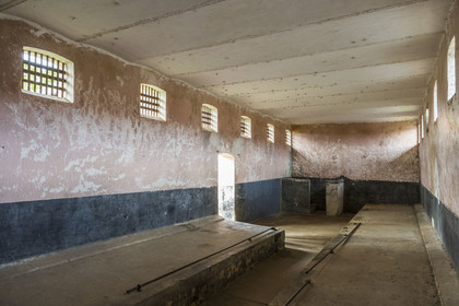 France, Guyane, Saint-Laurent-du-Maroni, bagne ou Camp de la Transportation, les quartiers disciplinaires, un des blockhaus, cellule commune prévue pour 40 bagnards entravés