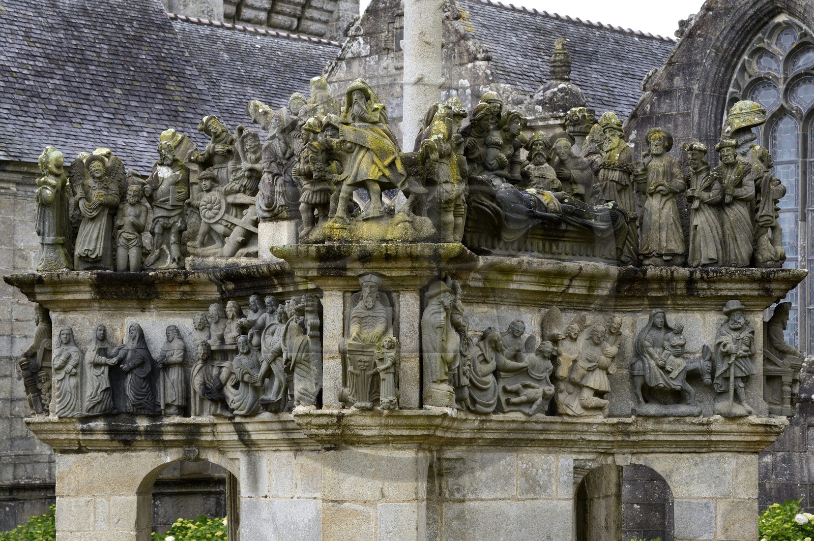 France, Finistère (29), Guimiliau, le calvaire dans l'enclos paroissial