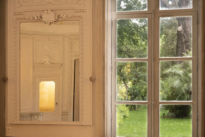 France, Hérault (34), Montpellier, centre historique appelé l’Ecusson, Hotel de Girard, hotel particulier du XVIIème siècle, gypserie, décoration d’intérieur moulée et sculptée en gypse