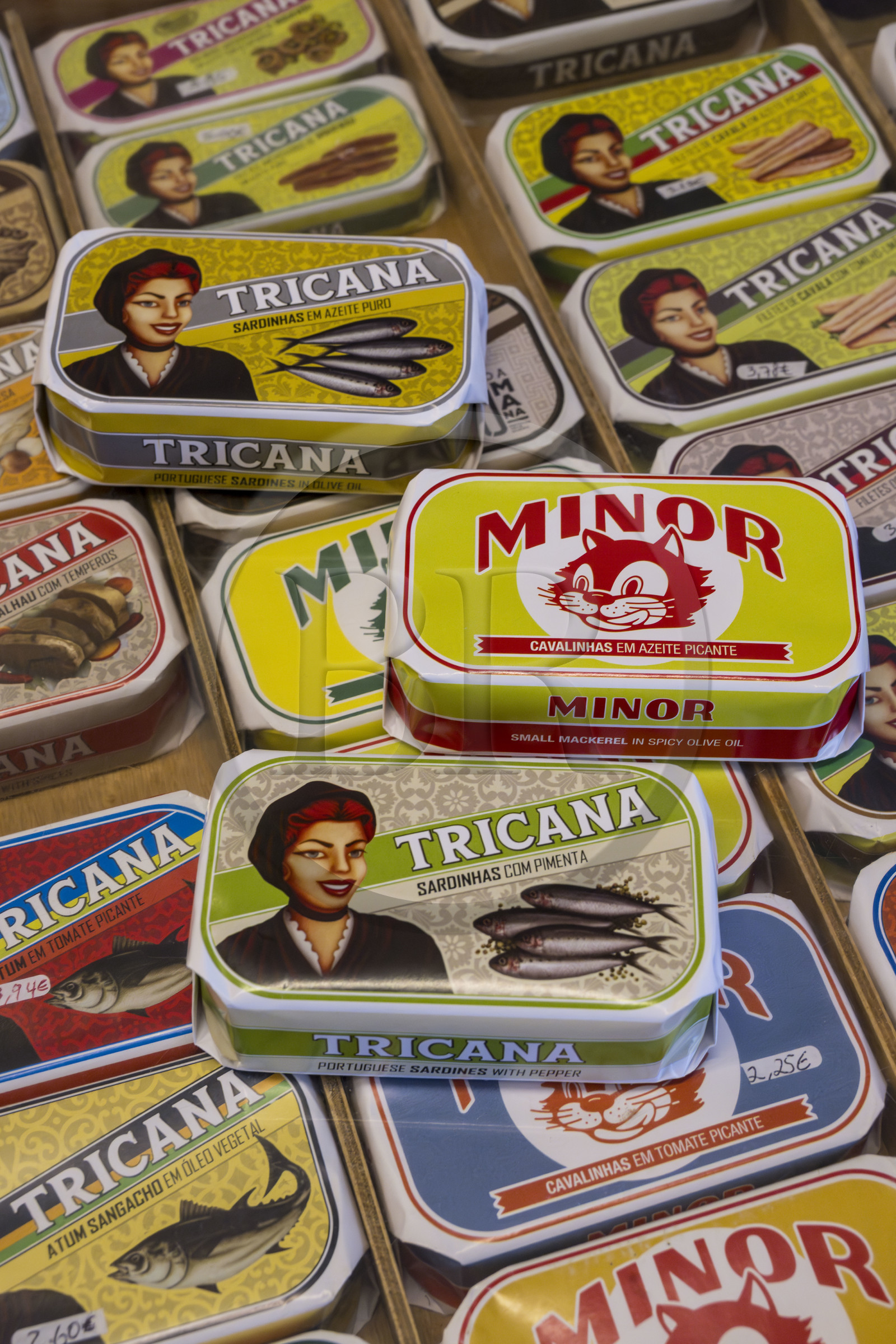 Portugal, Lisbonne, quartier de Baixa pombalin, conserveira de Lisboa (conserverie) specialisée dans le poisson, les boites Tricana