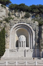 France, Alpes-Maritimes (06), Nice,  le vieux port, place Guynemer, monument aux morts de style Art déco