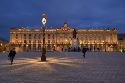 France, Meurthe-et-Moselle (54), Nancy, place Stanislas (ancienne Place Royale) construite par Stanislas Leszczynski, roi de Pologne et dernier duc de Lorraine au XVIIIe siècle, classée Patrimoine Mondial de l'UNESCO, l'Hotel de ville