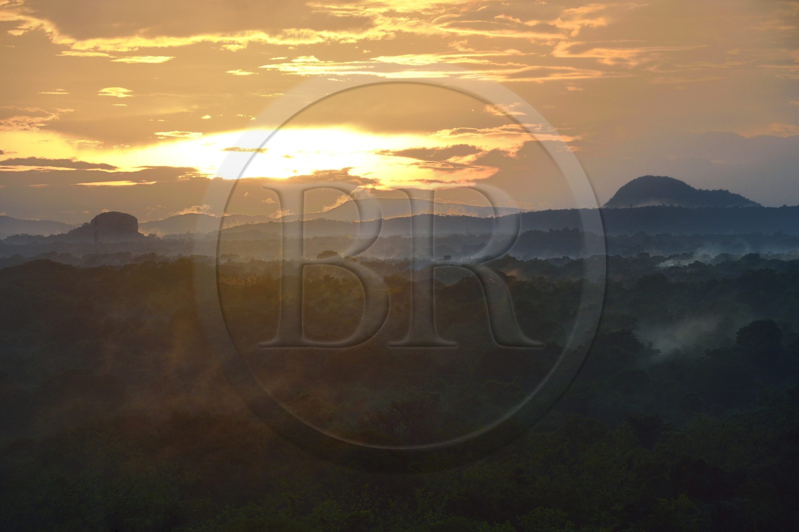 Sri Lanka, province centrale, district de Matale, Sigiriya, ville ancienne de Sigiriya classée patrimoine mondial de l'UNESCO, vue sur le paysage environnant