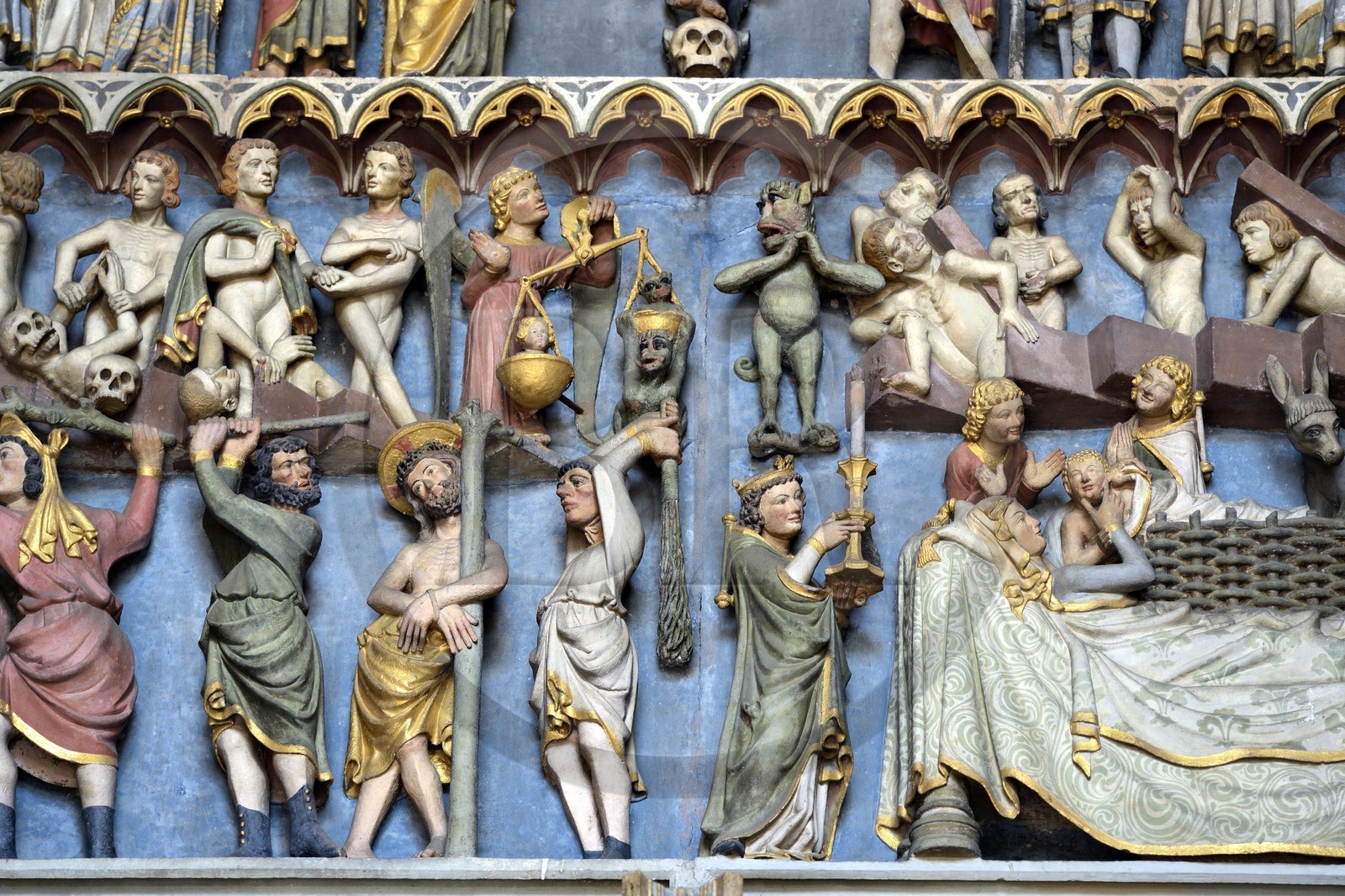 Allemagne, Bade-Wurtemberg, Fribourg en Brisgau, le portail de la cathédrale (Munster), détail montrant le diable en prière (Betender Teufel)