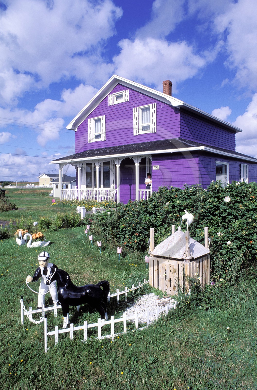 Canada, province de Québec, îles de la Madeleine, île du Cap aux Meules, maison, paradis pour nains de jardin