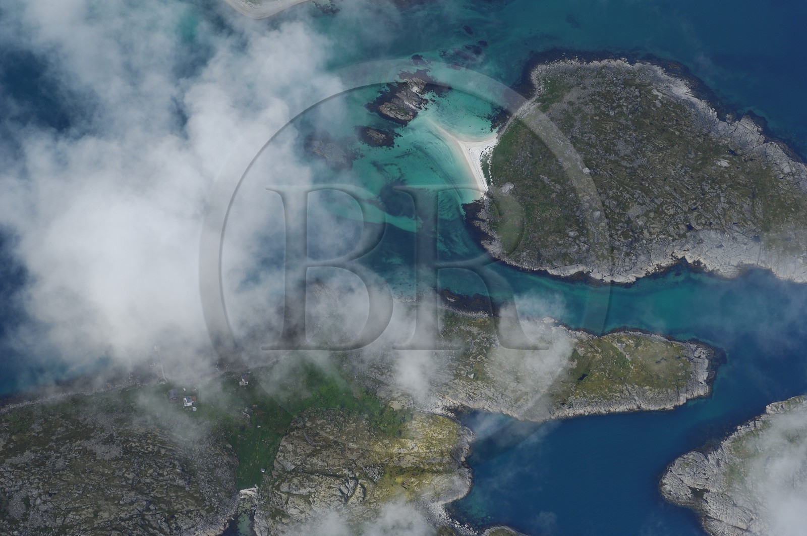 Norvège, Nordland, Iles Lofoten, ilot aux alentours de l’Ile de Skrova (vue aérienne)