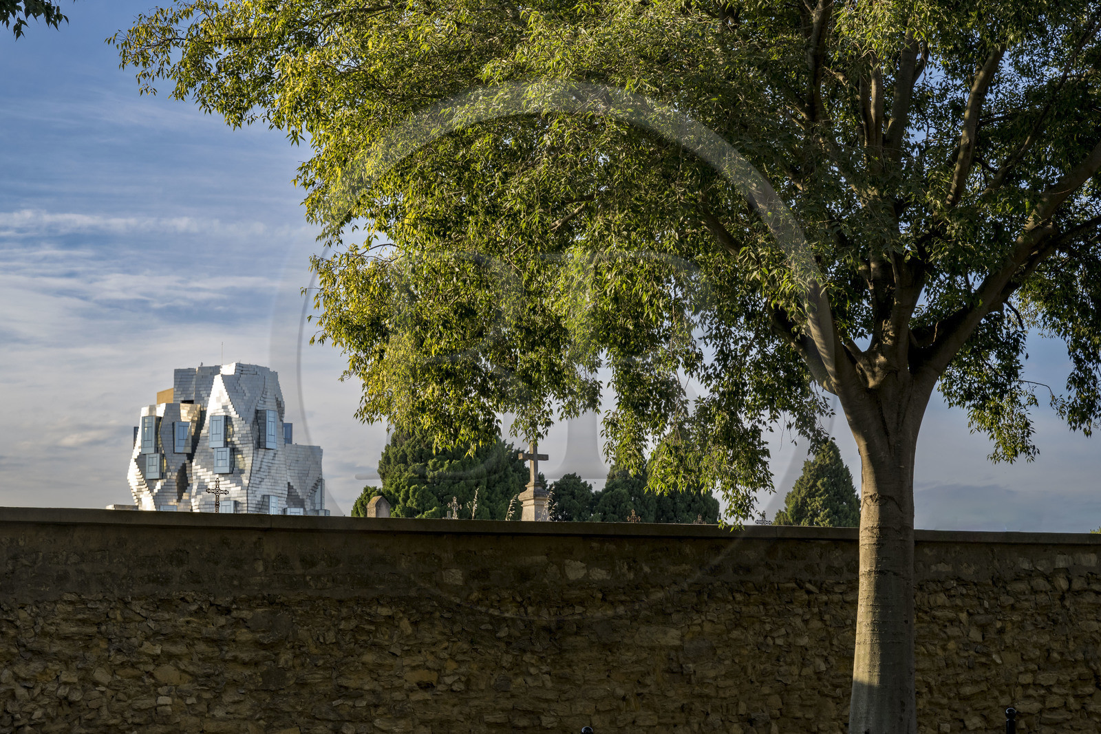 France, Bouches-du-Rhône (13), Arles, LUMA Foundation, complexe culturel expérimental, batiment concu par Frank Gehry