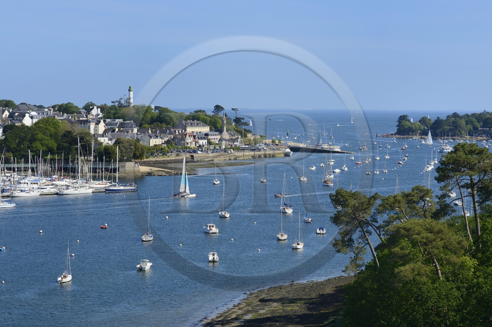 France, Finistère (29), Bénodet et mouillage sur l'estuaire de l'Odet