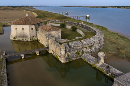 France, Charente-Maritime (17), Saint-Nazaire-sur-Charente, le Fort Lupin au bord de la Charente construit par Vauban (vue aérienne)