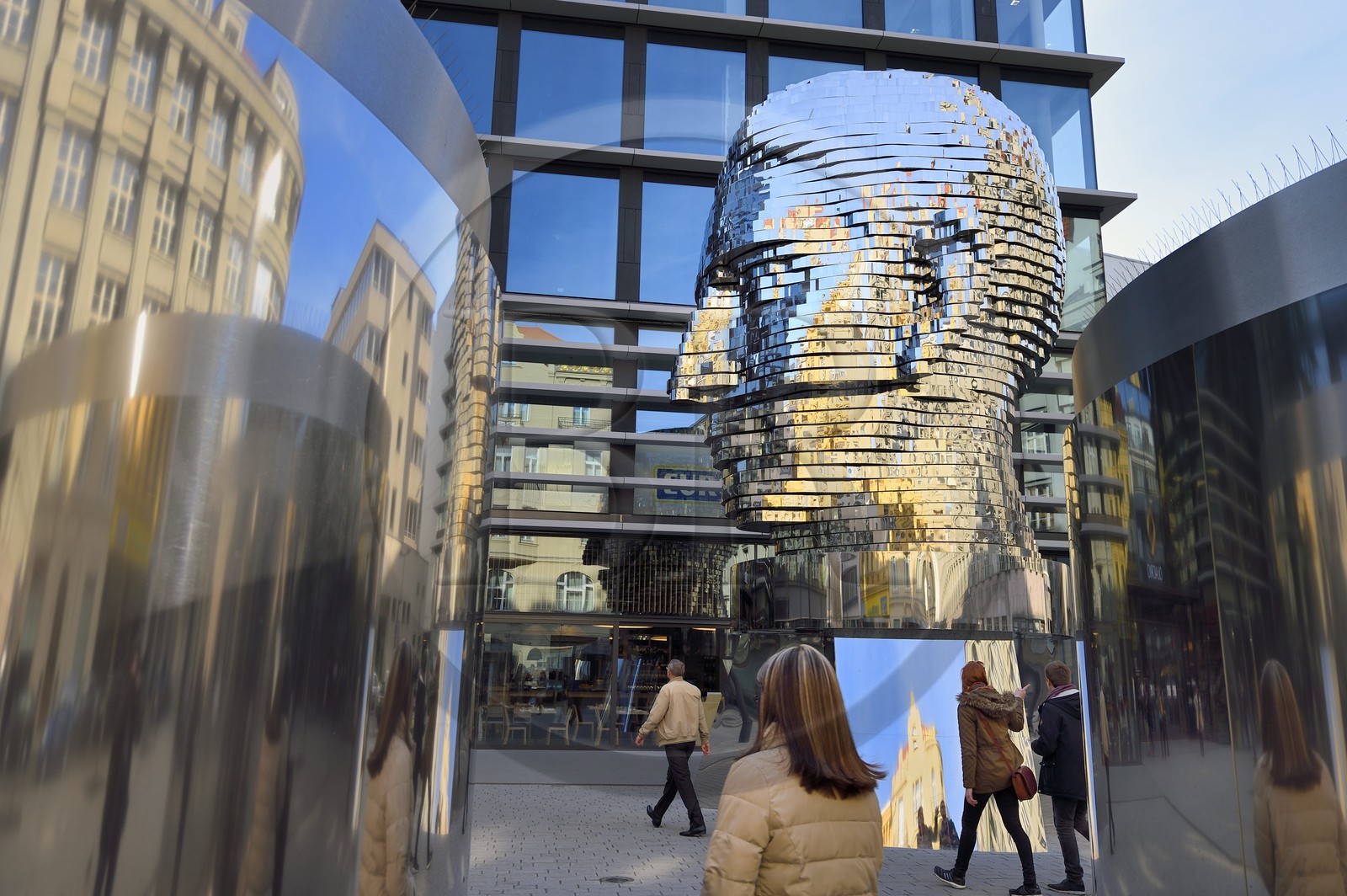 République Tchèque, Prague, Nove Mesto, La tête de Franz Kafka, une statue mécanique de l'artiste David Cerny