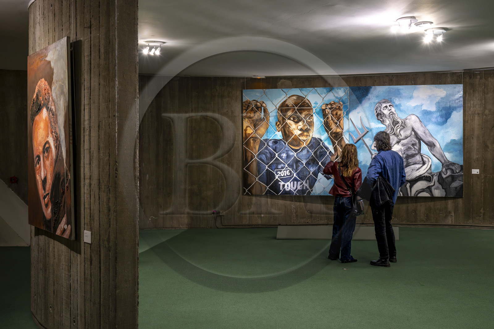 France, Paris (75), place du Colonel Fabien, immeuble du parti communiste français de l'architecte Oscar Niemeyer, vernissage de l'exposition Odyssée de l'artiste Fred Kleinberg à l'Espace Niemeyer