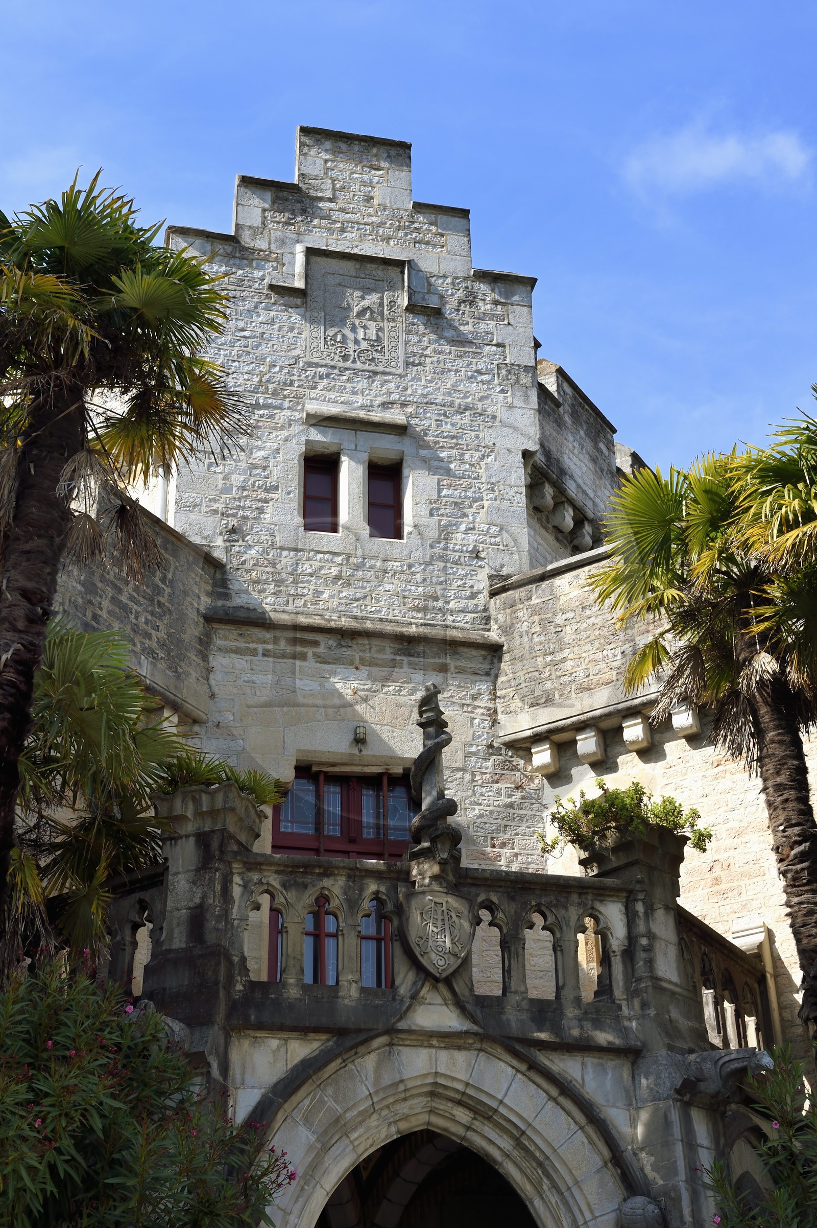 France, Pyrénées-Atlantiques (64), la côte du Pays-Basque, Hendaye, chateau d'Abbadia construit en 1870 par Eugène Viollet-le-Duc pour Antoine d'Abbadie d'Arrast