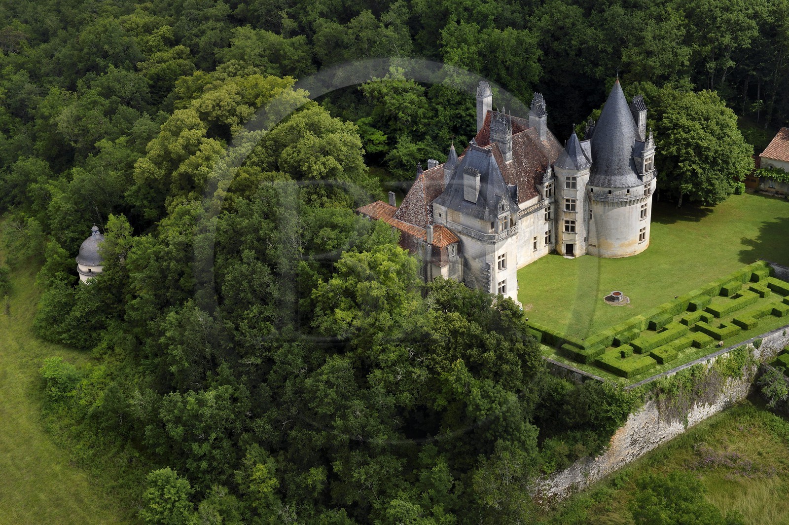 France, Dordogne, Perigord Vert, Villars, Puyguilhem castle and its pigeon house (aerial view)