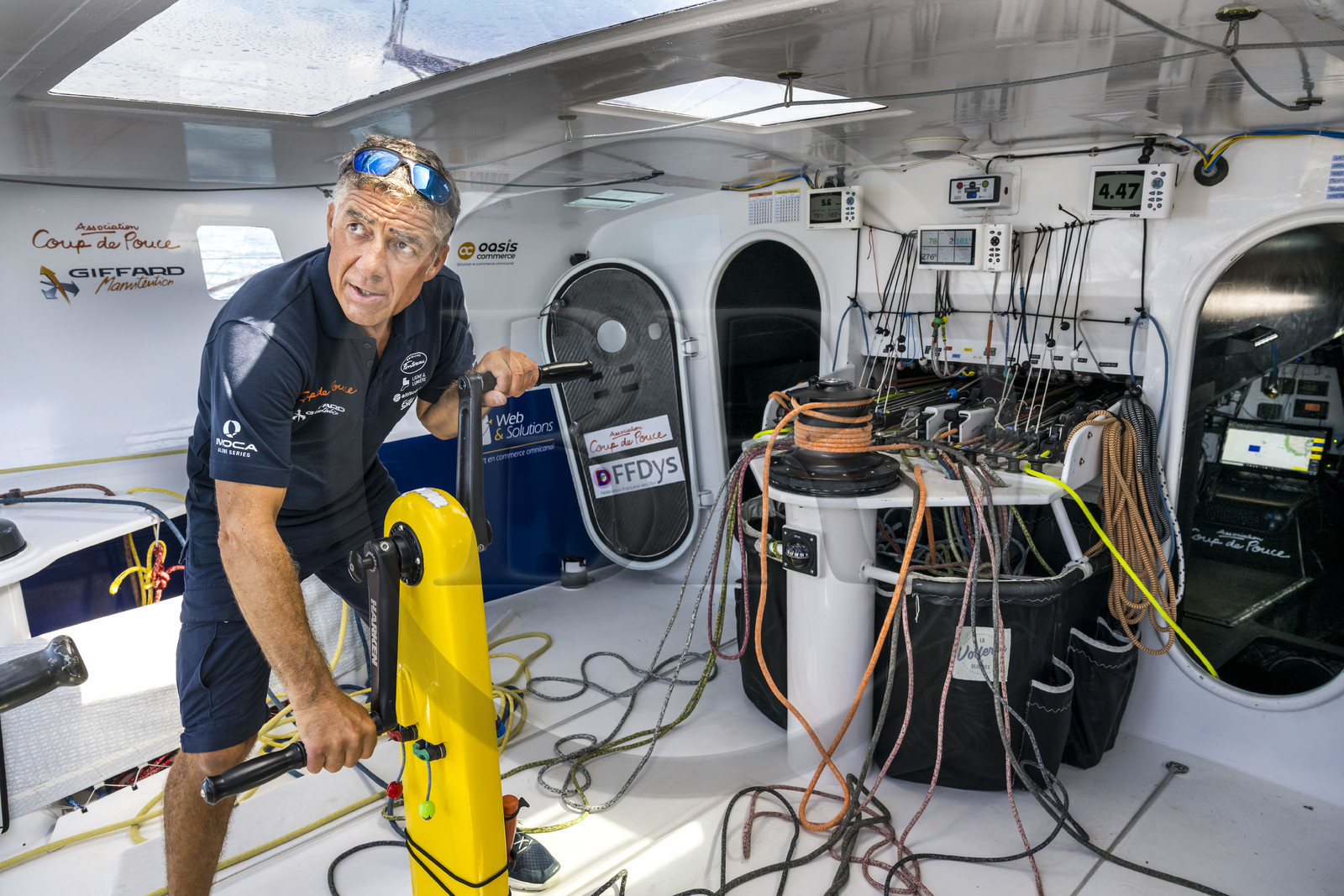 France, Vendée (85), Les-Sables-d'Olonne, le skipper Manuel Cousin en entrainement sur son voilier monocoque de 60 pieds IMOCA Coup de Pouce