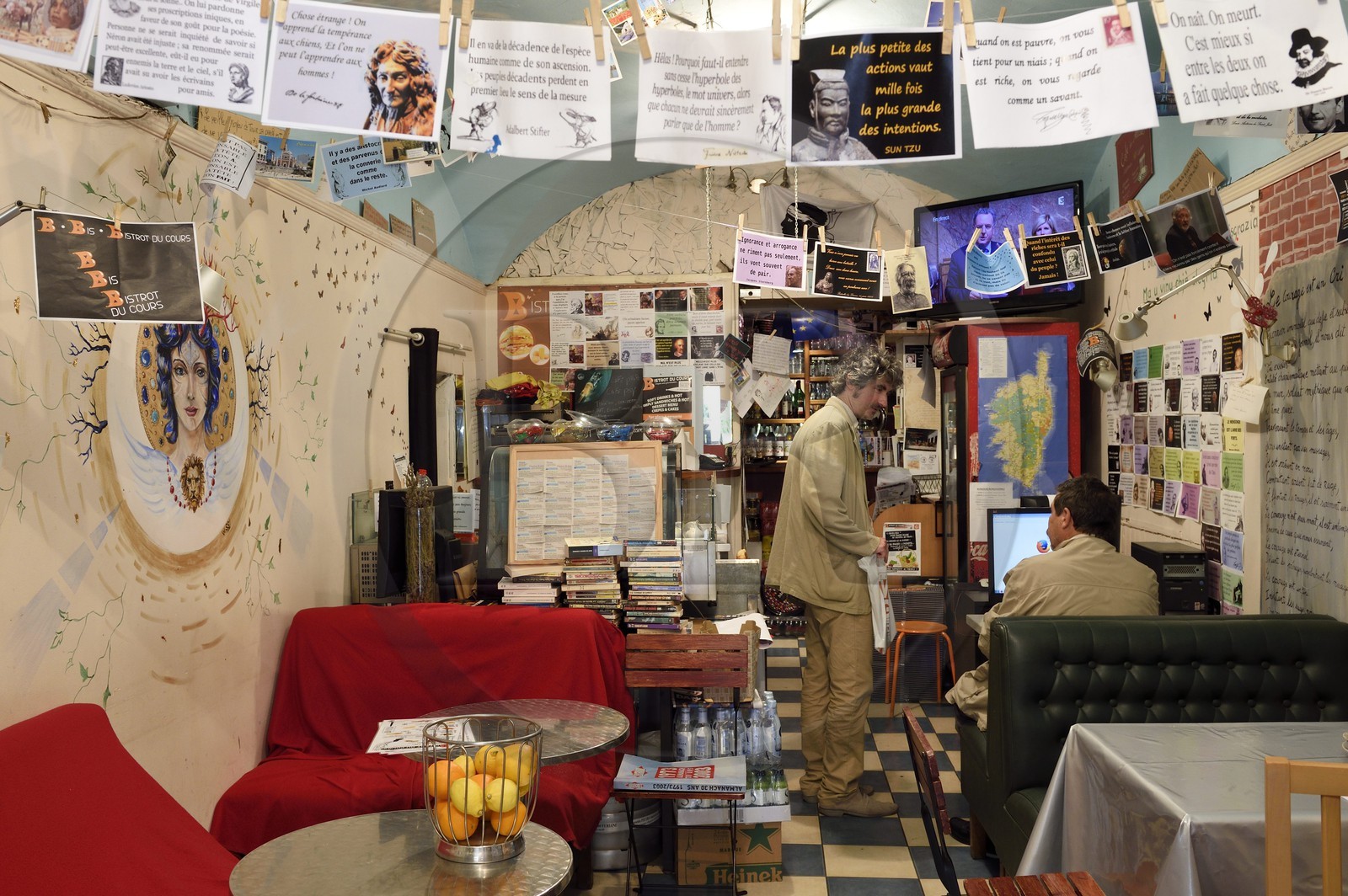 France, Corse-du-Sud (2A), Ajaccio, Bistro du Cours, café philo sur le Cours Napoléon