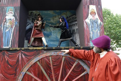 Belgique, Bruxelles, fête de l' Ommegang (marcher autour en vieux flamand), le chariot des marionnettistes
