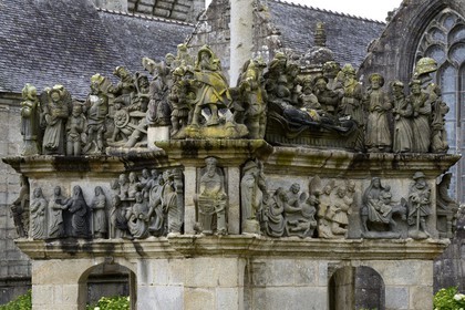 France, Finistère (29), Guimiliau, le calvaire dans l'enclos paroissial
