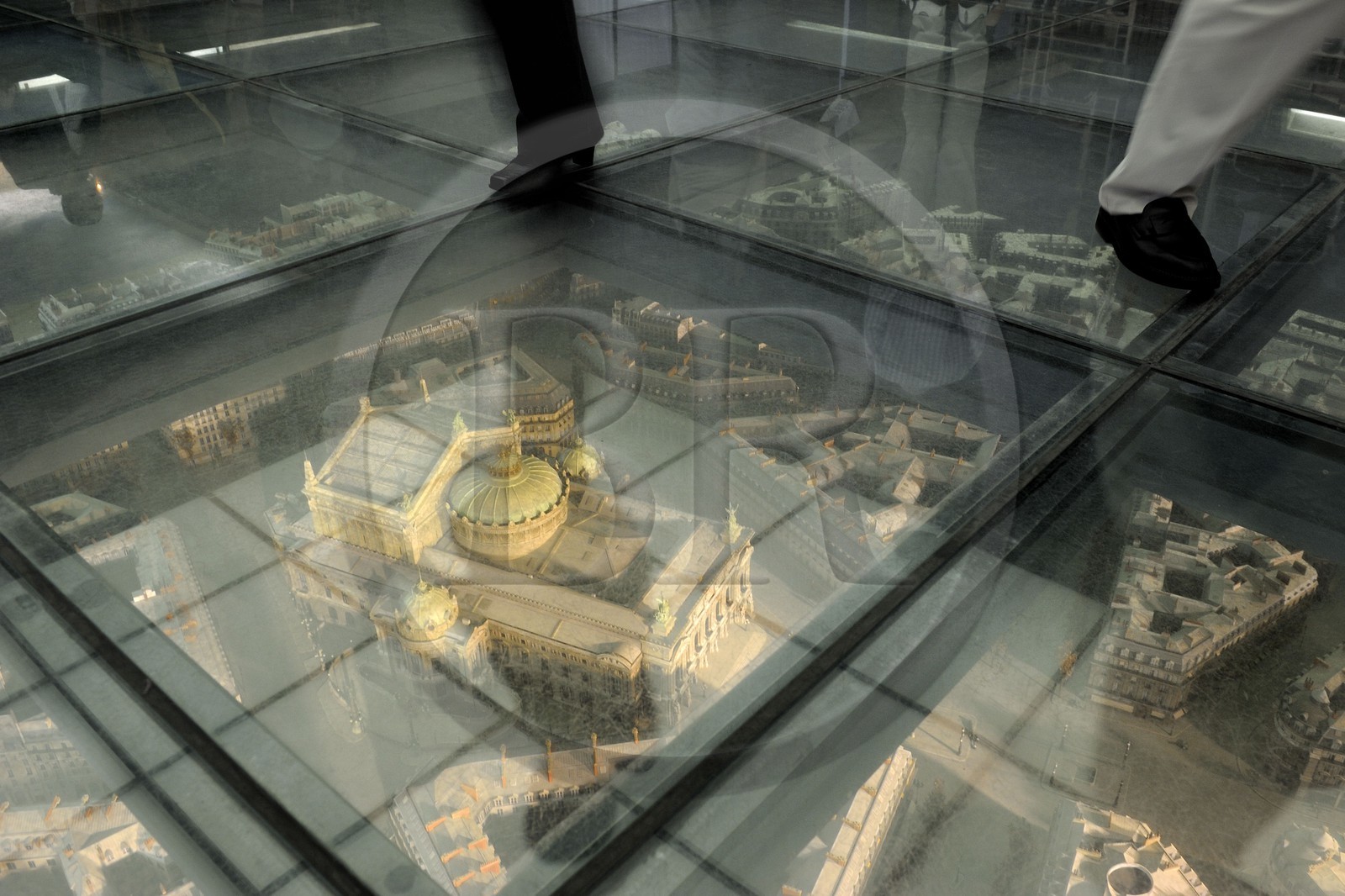 France, Paris (75), le musée d'Orsay, maquette du quartier de l’Opéra au sol et Opéra Garnier de Paris, maquette de la coupe longitudinale entre 1984 et 1986 Maquette de Richard Peduzzi