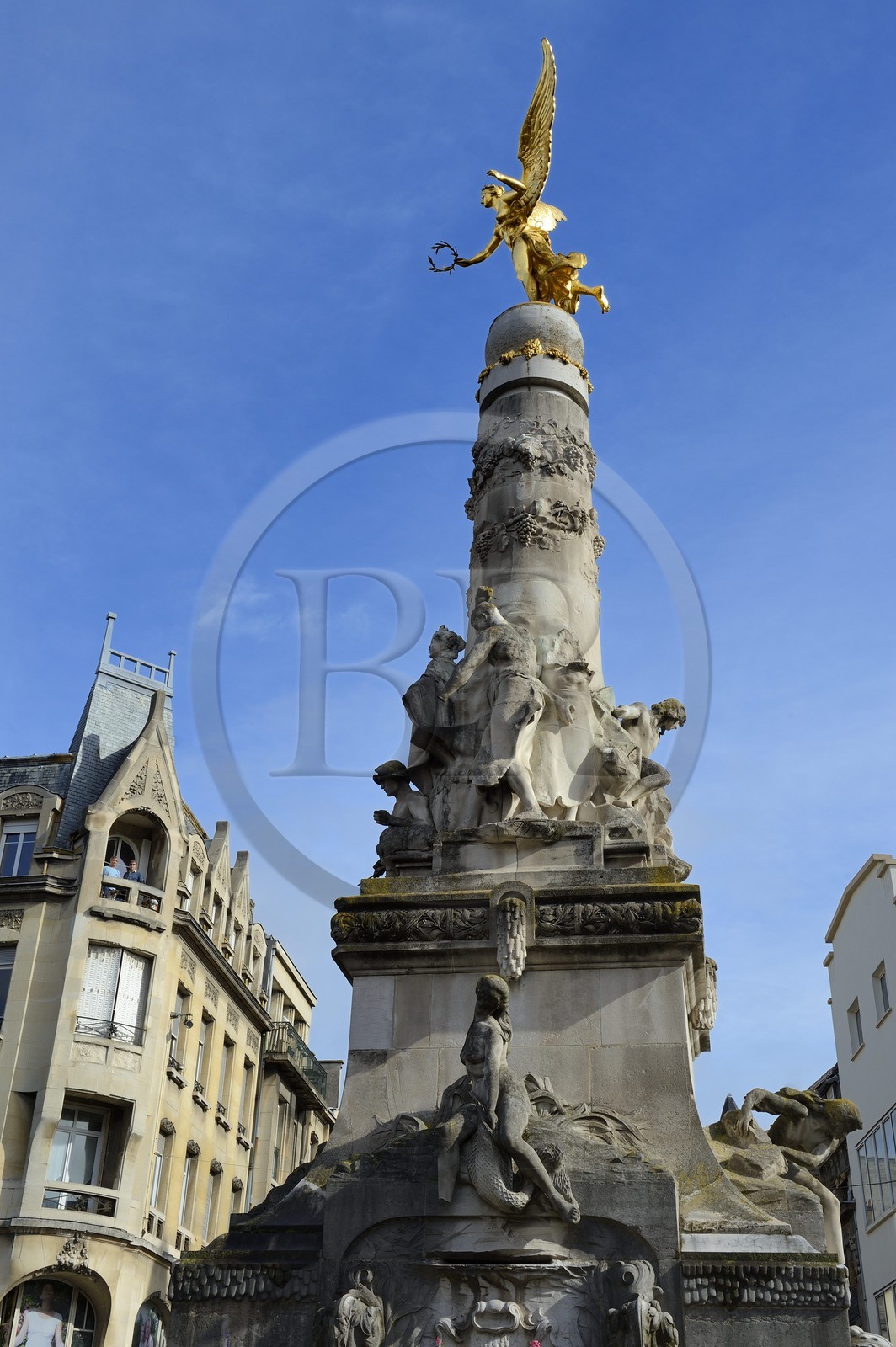 France, Marne (51), Reims, fontaine Subé sur la place Drouet d'Erlon surmontée de la victoire ailée
