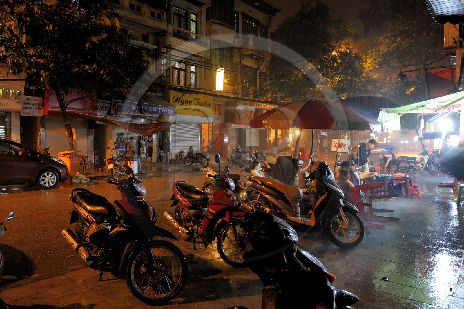 Vietnam, Hanoï, pluie diluvienne