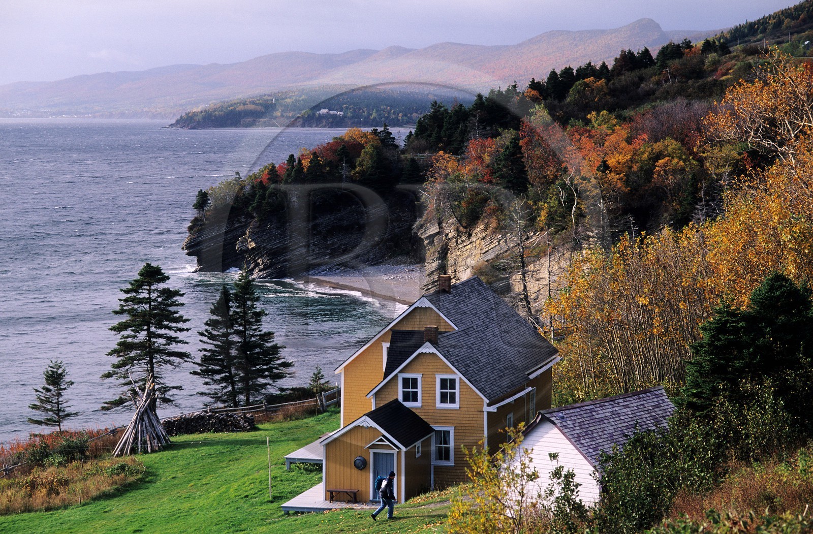 Canada, Québec, Gaspésie, le Parc National de Forillon, maison traditionnelle à l' Anse-Blanchette