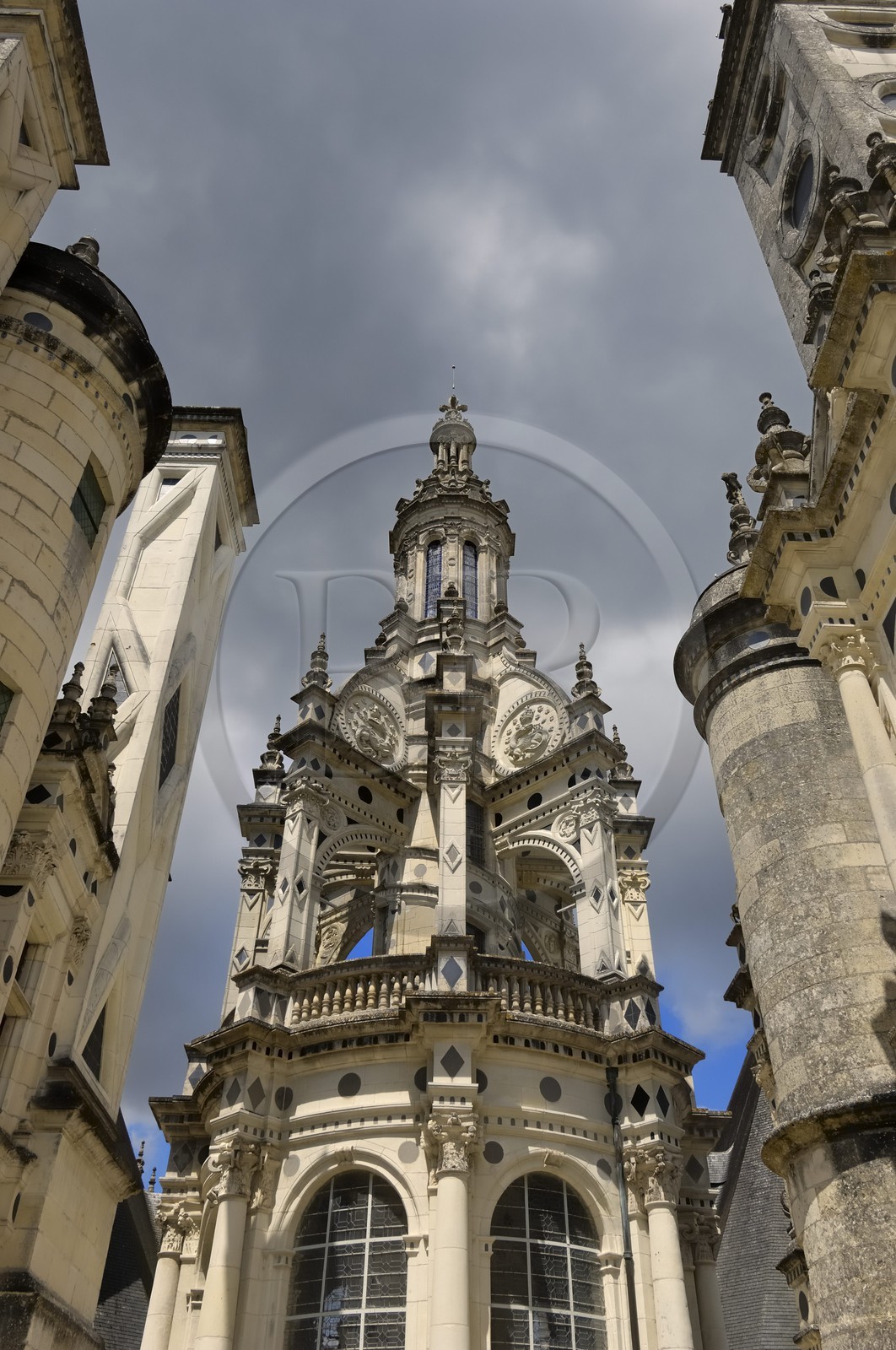 France, Loir et Cher (41), Vallée de la Loire classée Patrimoine Mondial de l' UNESCO, château de Chambord, la lanterne de la terrasse du toit