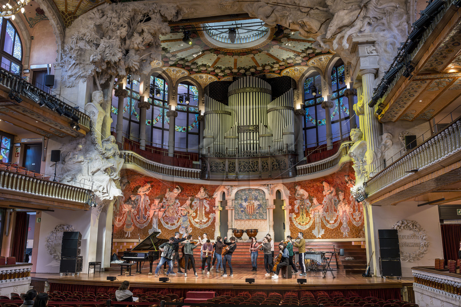 Espagne, Catalogne, Barcelone, Palau de la Musica Catalana (palais de la musique catalane), salle de concert dessinée par l'architecte du modernisme catalan Lluis Domènech i Montaner, site classé au Patrimoine Mondial de l'UNESCO