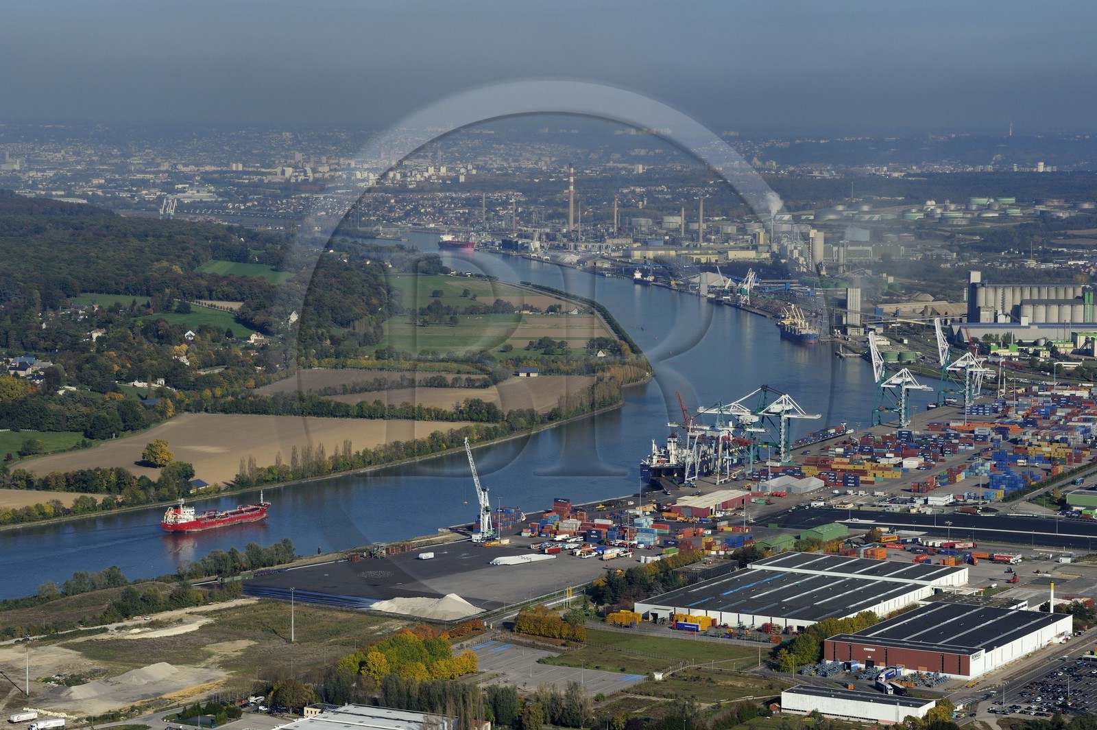 France, Seine-Maritime (76), le Grand Port Maritime de Rouen à Grand-Couronne (vue aérienne)