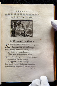 France, Aisne (02), Château-Thierry, Musée Jean de La Fontaine - Ville de Chateau-Thierry, première édition du livre des Fables de La Fontaine, Edition Claude Barbin et Denys Thierry, 1668, in-4, illustrées par François Chauveau, Le Corbeau et le Renard fable II du livre I