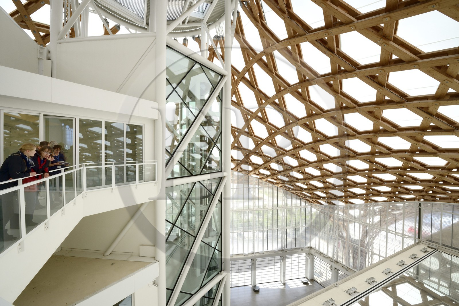 France, Moselle, Metz, Amphitheatre district, Centre Pompidou Metz, art center designed by architects Shigeru Ban and Jean de Gastines