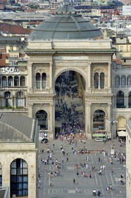Italy, Lombardy, Milan, Piazza del Duomo and the entry of Vittorio Emmanuel II gallery, shopping arcade built on the 19th century by Giuseppe Mengoni