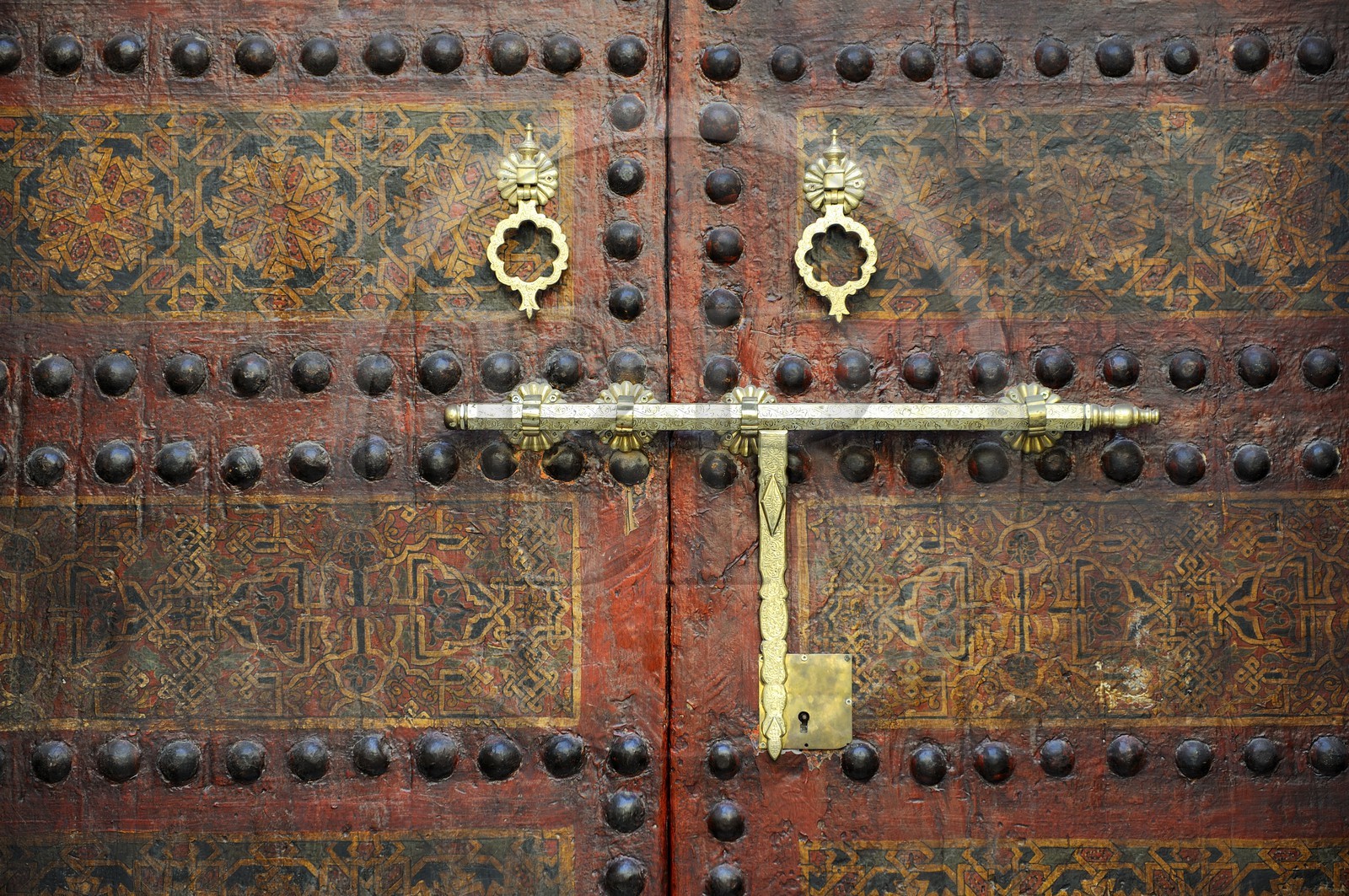 Maroc, Moyen Atlas, Fès, ville impériale, médina classée Patrimoine Mondial de l'UNESCO, Fès el Bali, la mosquée funéraire Zaouïa de Sidi Ahmed Tijani, détail d'une porte