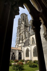 France, Meurthe-et-Moselle, Toul, Saint-Etienne cathedral from its cloister